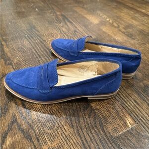 Dark Blue NINE WEST Genuine Suede Loafers, Women’s size 6